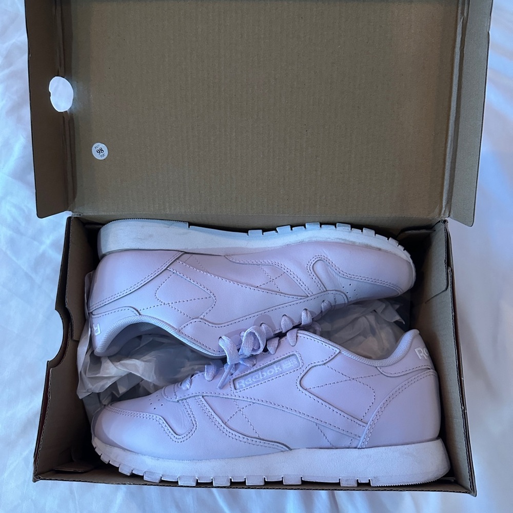 REEBOK Classic Leather women’s running shoes